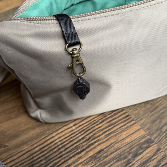 Travelon Anti-Theft Nylon Crossbody Purse Gray RFID Pockets Light Bag - Picture 7 of 10